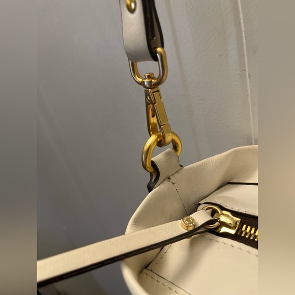 Gianni Chiarini Nur Nero Zip Top crossbody Bag in WHITE - Picture 11 of 16